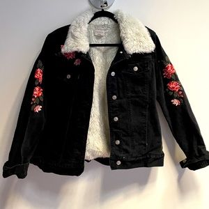 PACSUN FUR TRIM EMBROIDERED JEAN JACKET